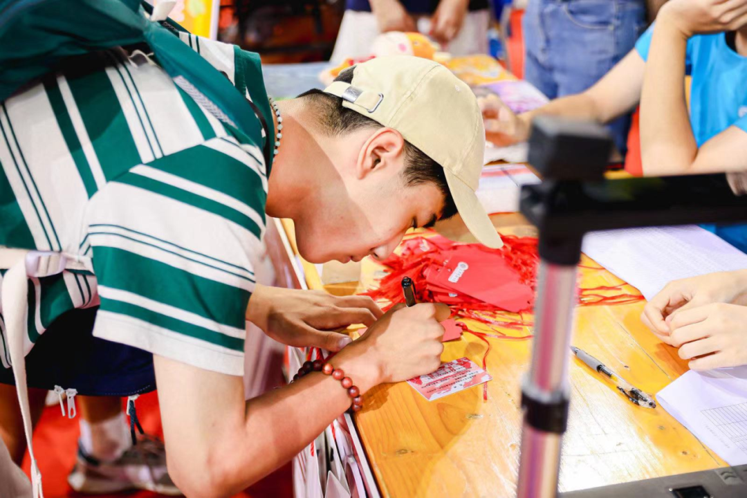 7BEB2F4A52109424D51B5086C59_F0C8293D_EDAE0