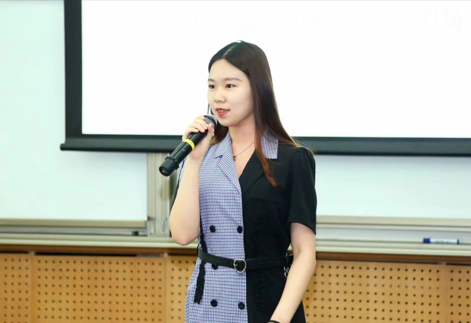 9001cc金沙故事集丨侯诗琪：冀以尘雾之微，补益山海