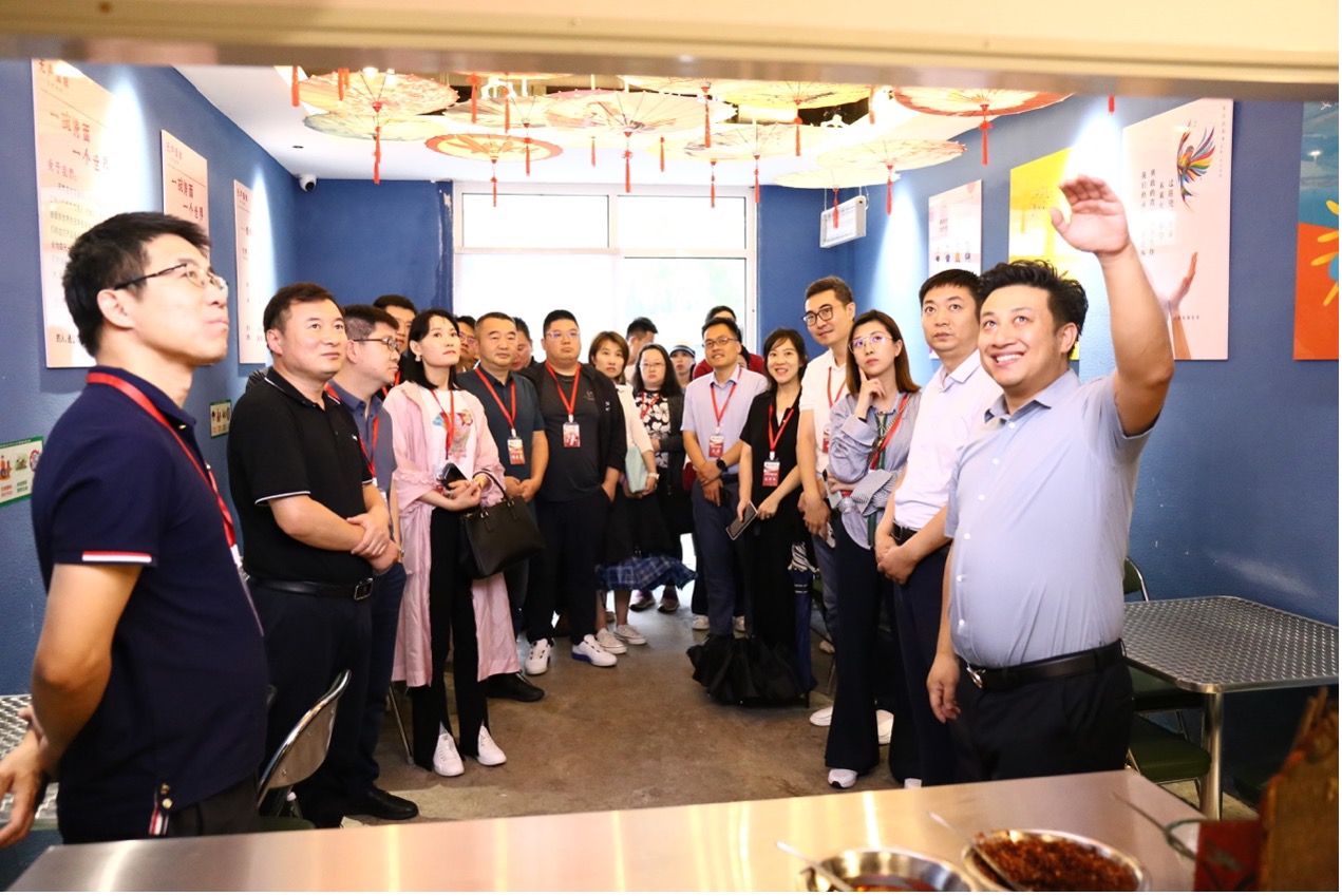 FD8374D4AB353CE0455AE3EE926_7C7A54A6_3D9D0