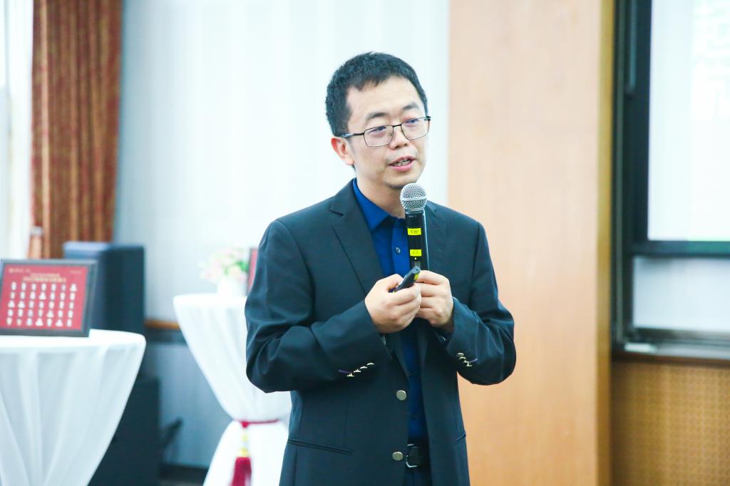 A6E0B0E0DD56476709BFE43C899_645828D5_CF3C